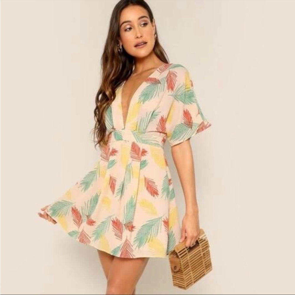 SHEIN Palm Leaves Summer Plunging Neckline Dress Womens  Short Sleeve Print Sz M